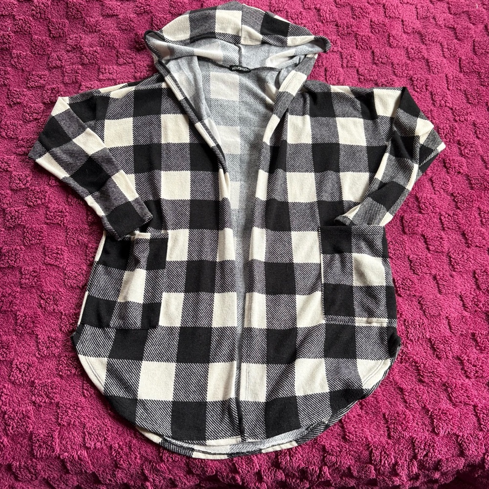 Woman’s Hemish USA Black and White Plaid Cardigan Size Small